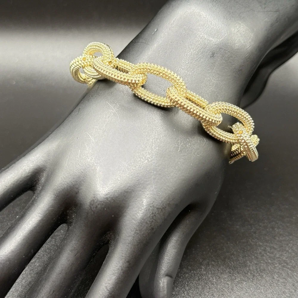 Vintage Gold Tone Textured Chunky Oval Chain Link Magnetic Clasp 6.5
